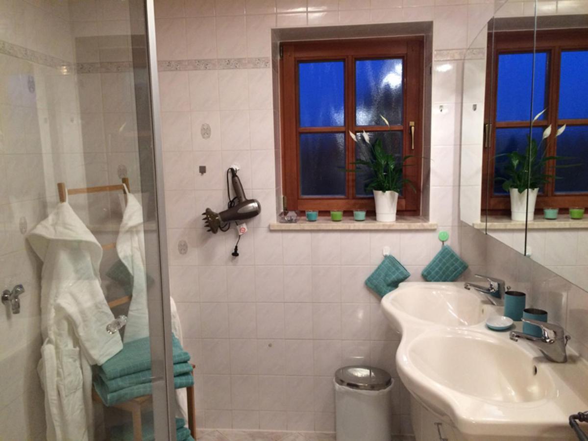 Seehaeuschen - Waging Tettenhausen Waging am See Exteriör bild